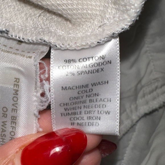 EUC Ann Taylor LOFT Womens Cotton Blend Black/White/Tan Floral Riviera Shorts - Picture 4 of 4